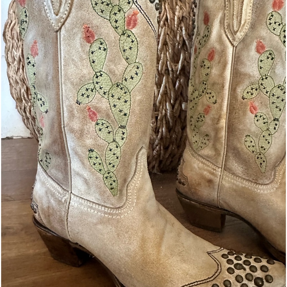 Women’s corral boots